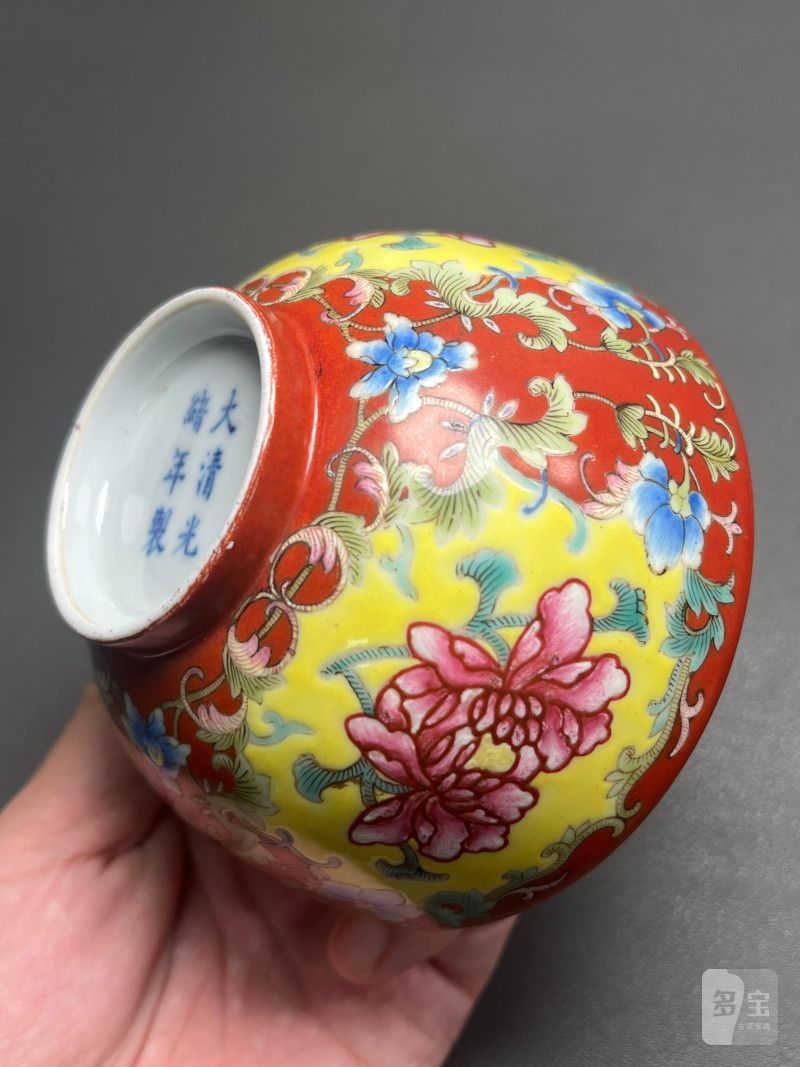 清光绪  珊瑚红地洋彩花卉碗（一对） - 图26